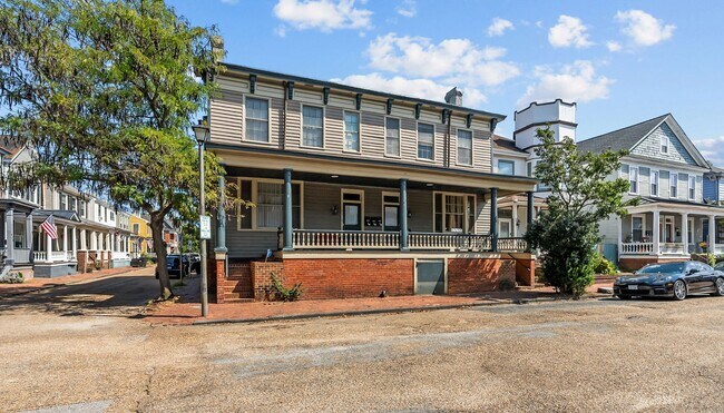 Building Photo - 403 Dinwiddie St