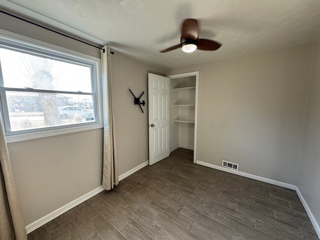 Building Photo - 1208 Toft St