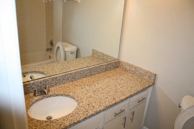 Building Photo - 3526 Glenburn Ct