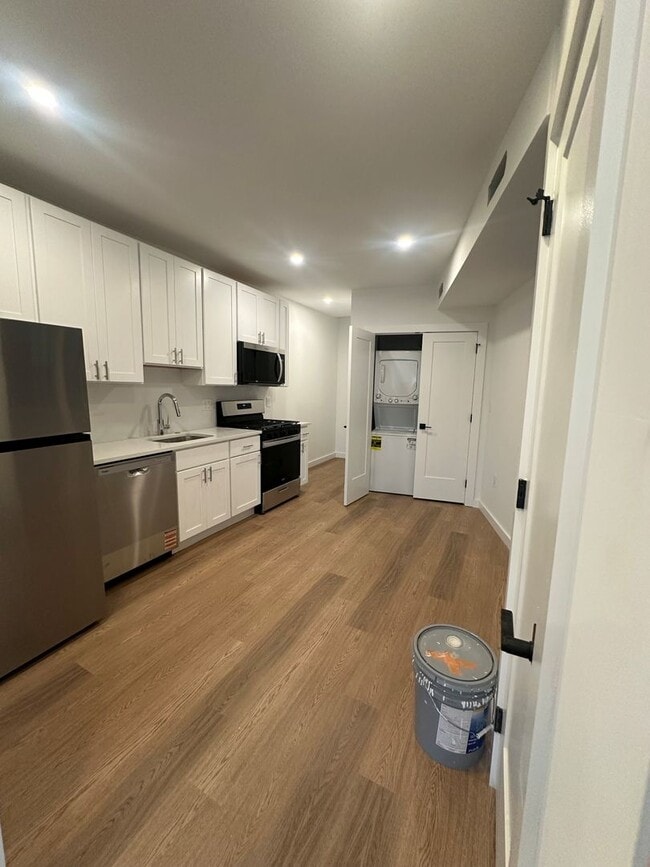 Building Photo - Welcome to the Oswalds Place Apartments!