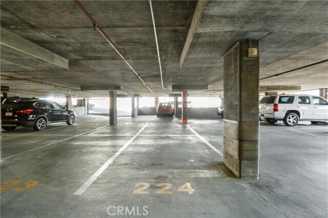 Building Photo - 488 E Ocean Blvd