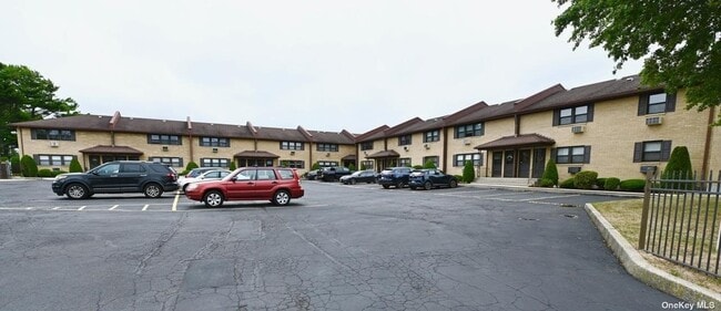 Building Photo - 703 Wantagh Ave