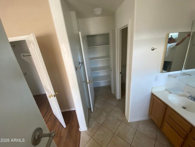 Building Photo - 2033 E Saratoga St