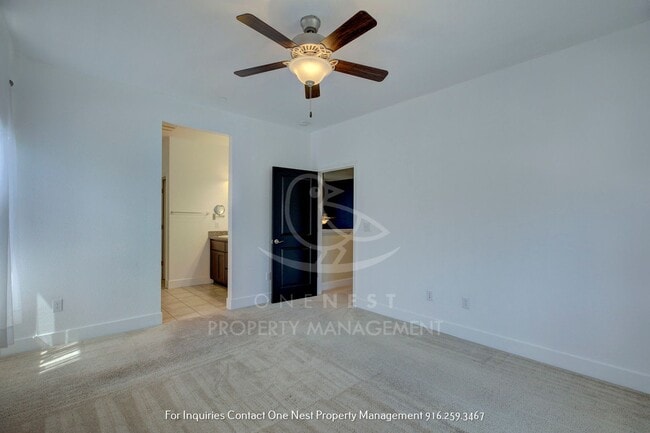 Building Photo - Early Summer move in, available ASAP 4 bd 3 bth backyard and balcony