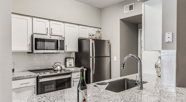 Building Photo - 938 Kingwood Drive Unit 624