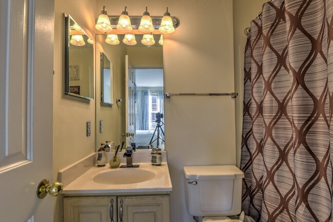 Included Bathroom - 6506 Serenade Plz