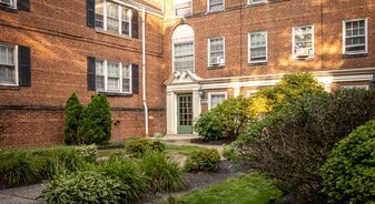 Building Photo - North Moreland Courts Apartments