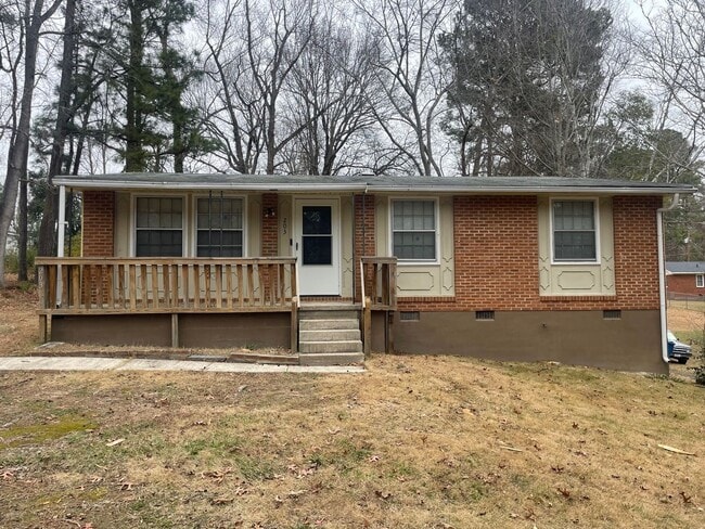 Building Photo - 3 BED, 1 BATH BRICK HOME LOCATED IN TROY