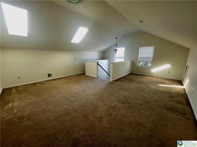 Building Photo - 5215 Spring Ridge Dr E
