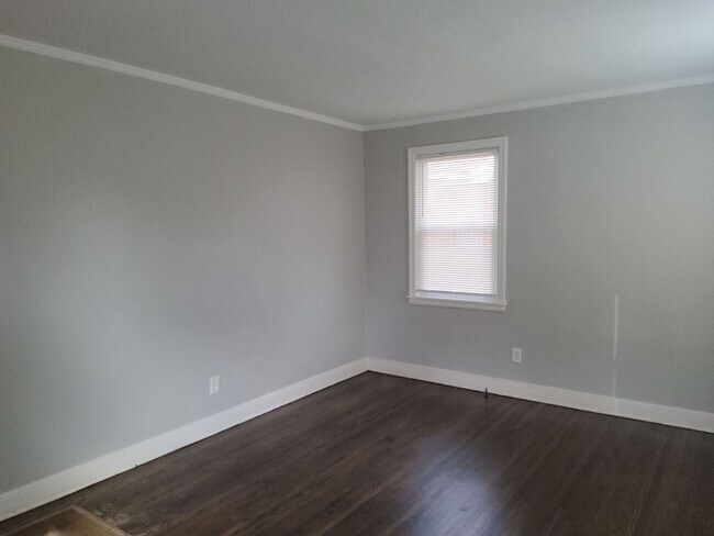 Building Photo - 157 Roberta Dr