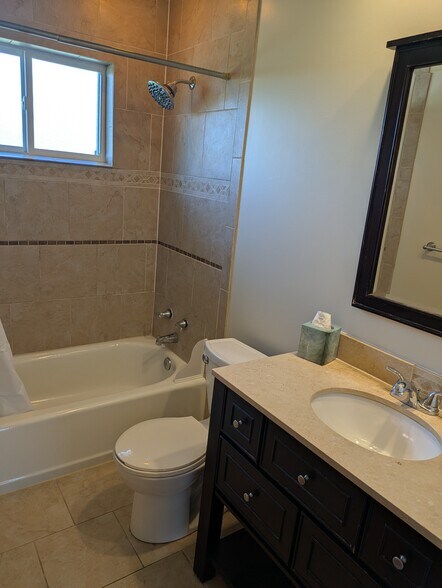 Building Photo - 2909 Abigail Dr