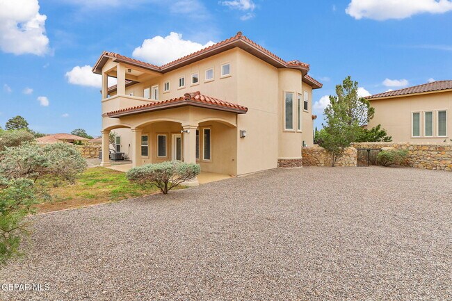 Building Photo - 6285 Wildwood Ct