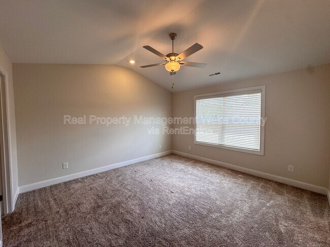 Building Photo - 5334 River Reach Dr