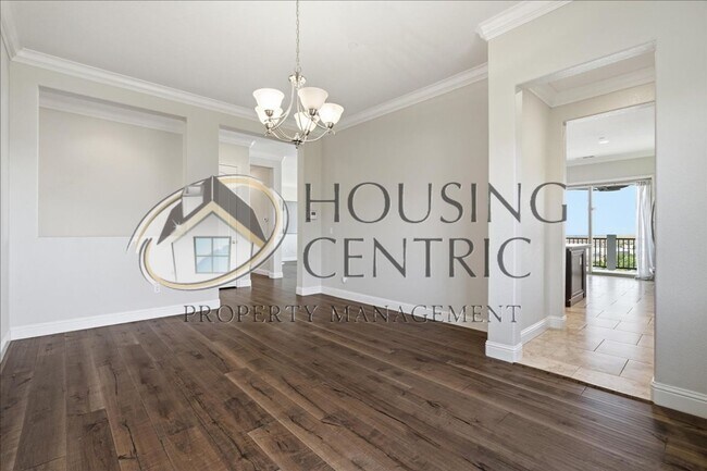 Building Photo - Executive Gated Rental with Stunning Views & Solar!