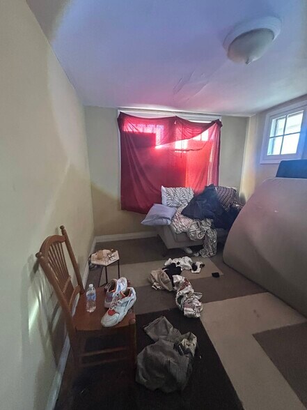 Building Photo - 4025 Beachwood Ave