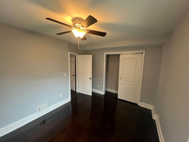 Building Photo - Cozy 3 Bedroom 2 Bath Single Family Home i...
