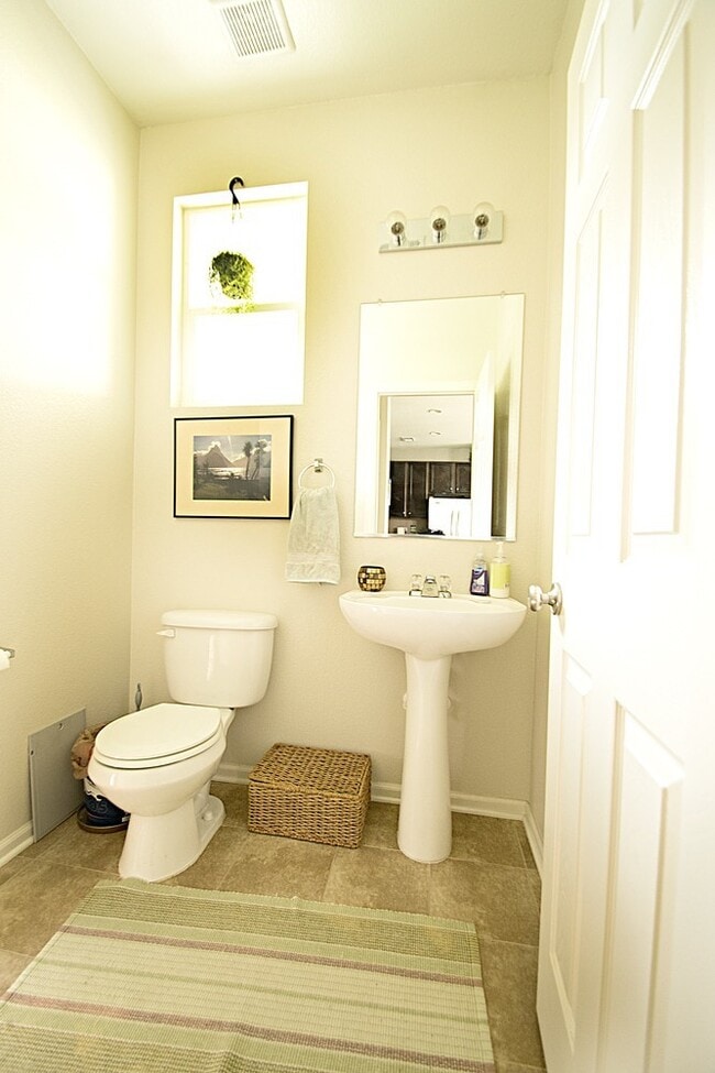 Building Photo - Stylish home in Central Park