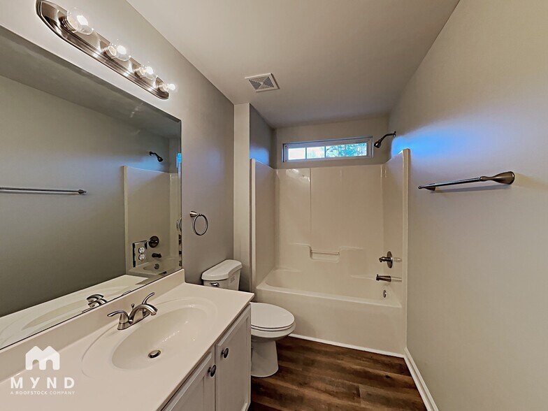 Building Photo - 6409 Barrington Dr