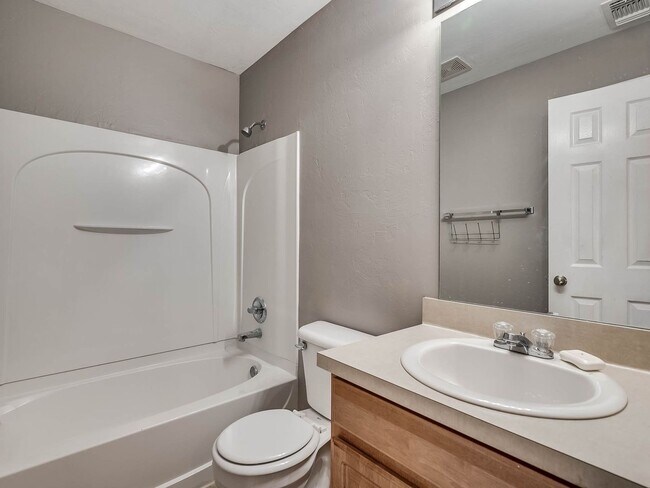 Building Photo - Cozy 2 bed 2 bath in Norman