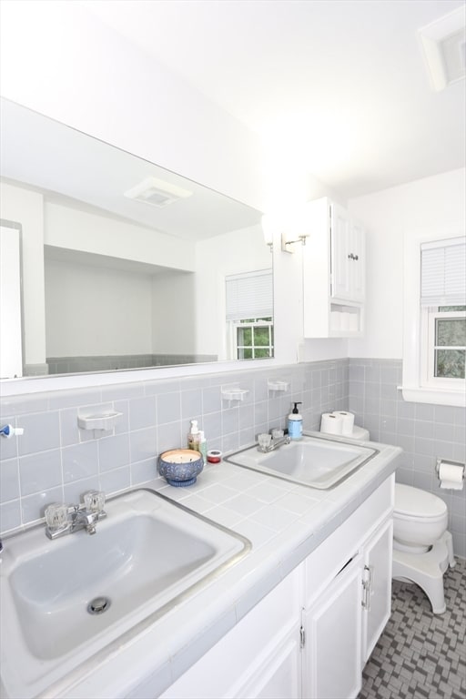 Building Photo - 73 Audubon Dr