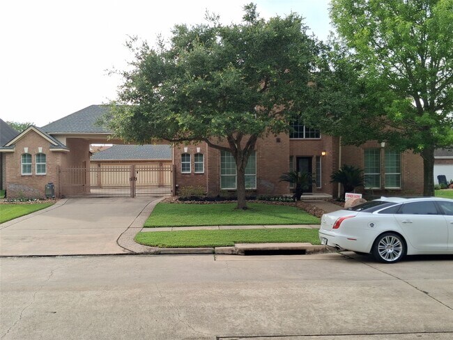 Building Photo - 1722 Parklake Village Dr