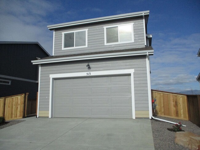 Building Photo - Brand New Berthoud Property facing the Mou...