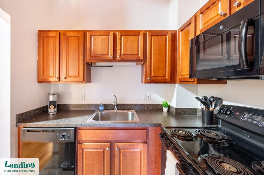 Building Photo - 45 Willow St