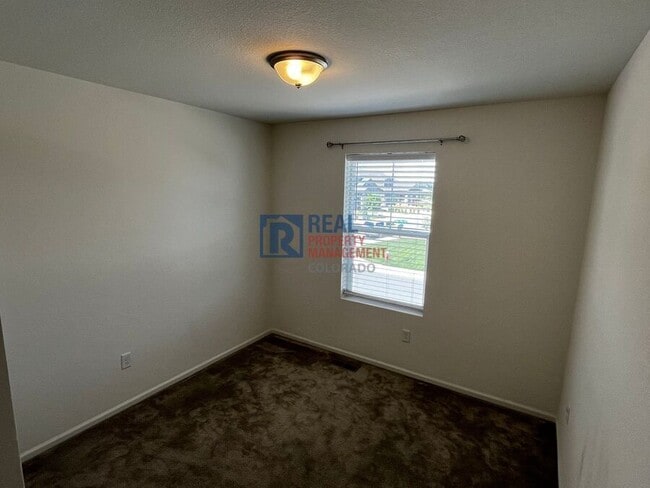 Building Photo - 3092 Cub Lake Dr