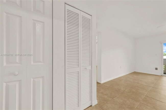 Building Photo - 14500 SW 88th Ave
