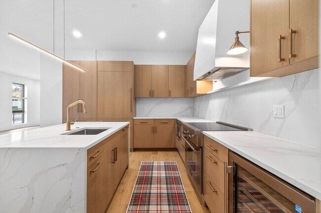 Building Photo - 1114 Beacon St