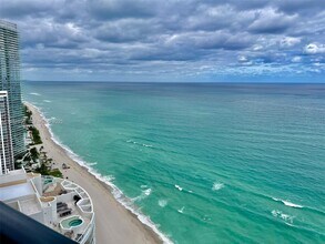 Building Photo - 18555 Collins Ave