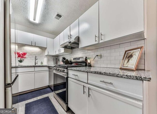 Building Photo - 216 Goshen Ln