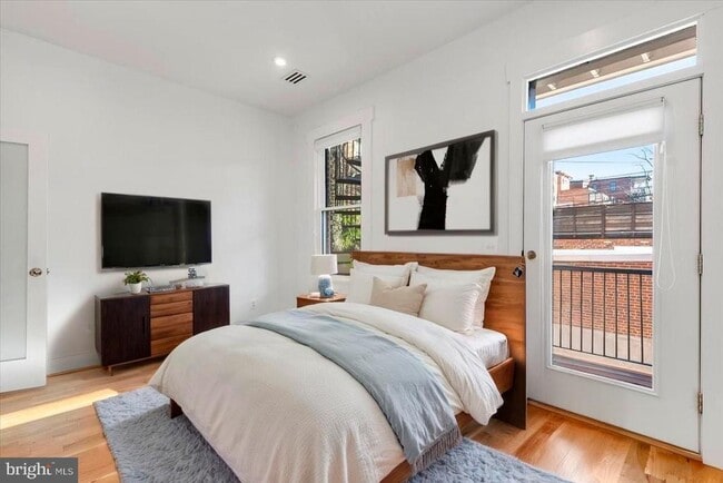 Building Photo - 3169 18th St NW