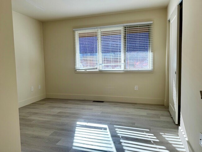 Building Photo - 110 Montoya Dr