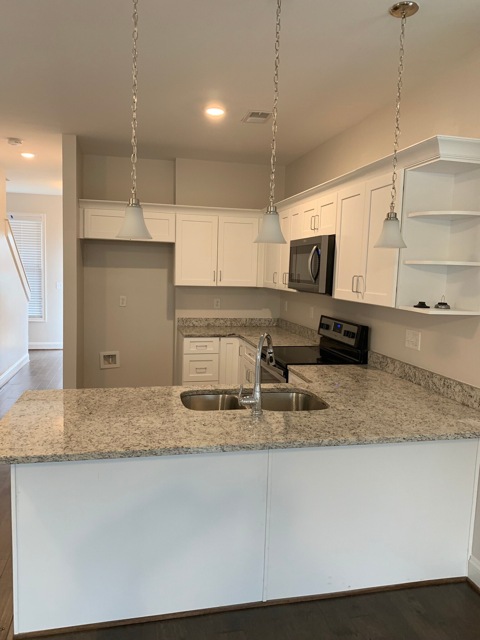 Building Photo - 2 Chaney St