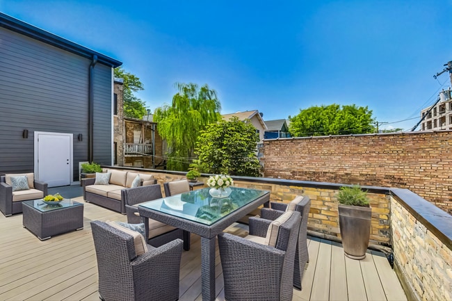 Building Photo - 2818 W Fletcher St