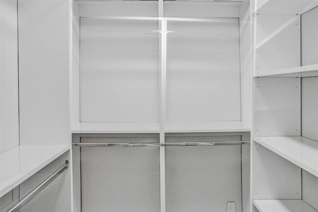 Building Photo - 5361 SW 7th St