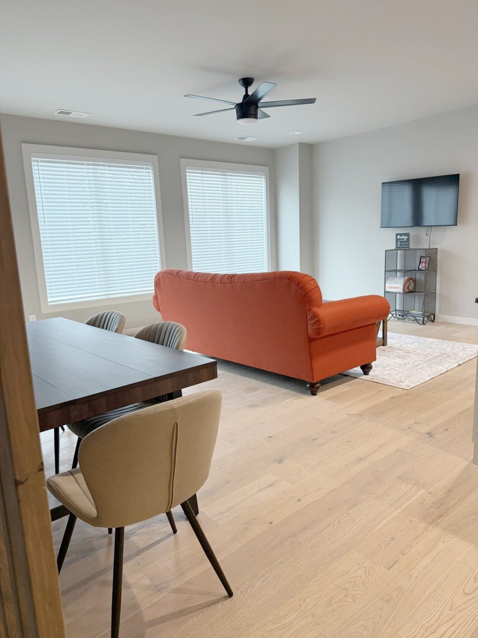 Large Living - 100 Textile Ct