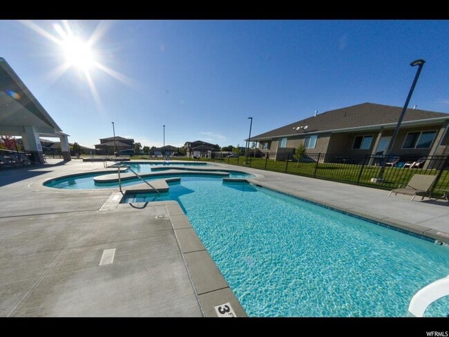 Building Photo - 714 S 150 E