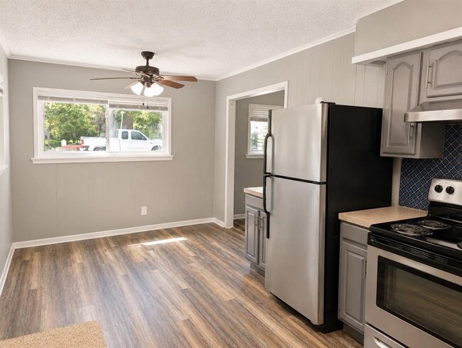 Building Photo - 2804 Catalina Dr