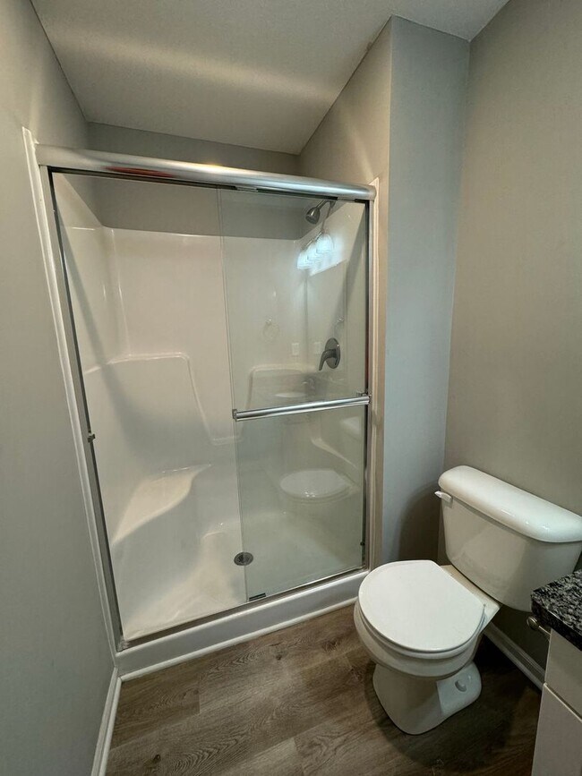 Building Photo - Coming Soon: Well-Maintained 2BR/2.5BA Townhome w/ Garage