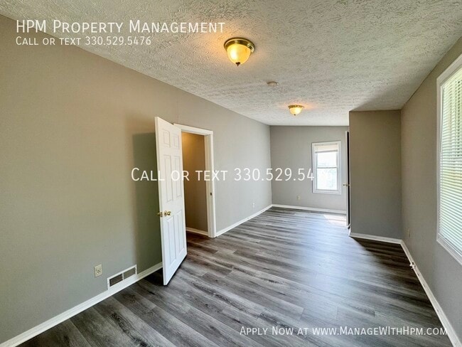Building Photo - 1591 Bauer Blvd
