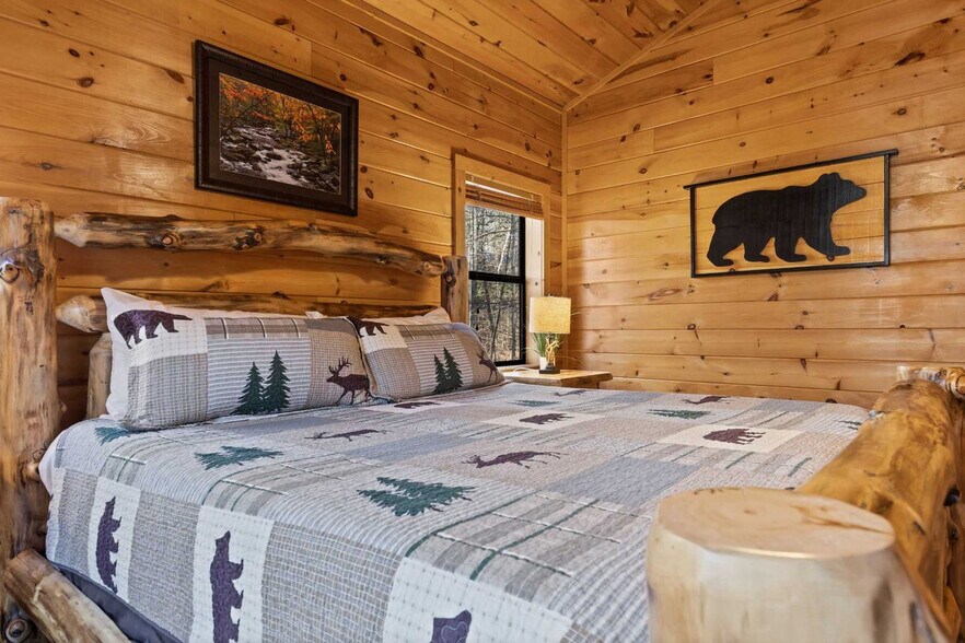 Building Photo - 224 Dogwood Dr