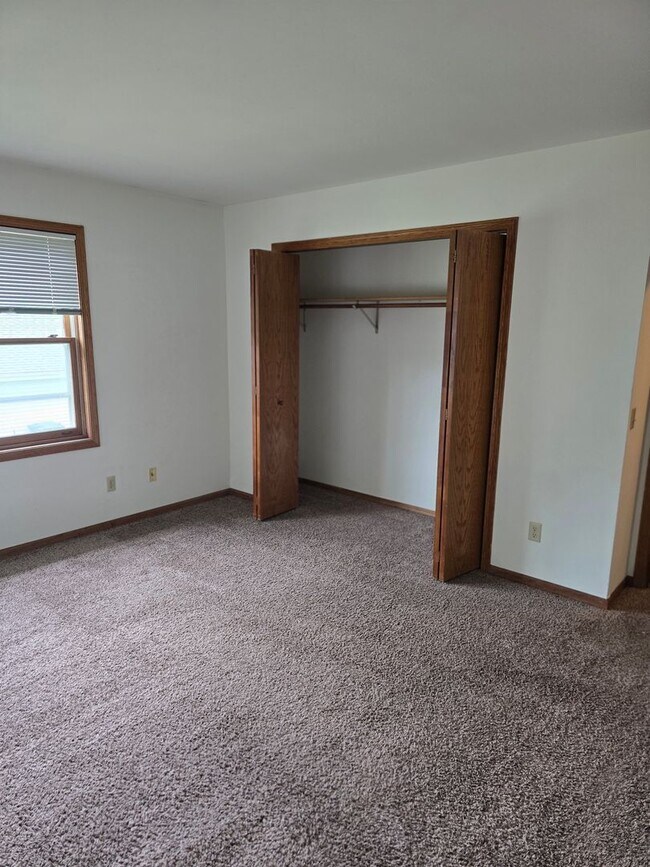 Building Photo - 1627-1629 Rustic Drive