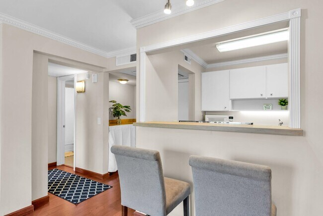 Building Photo - 470 N Civic Dr