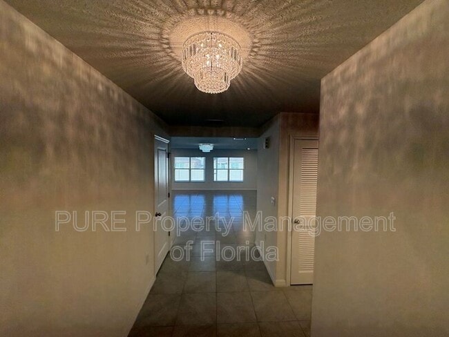 Building Photo - 618 SE 65th Terrace