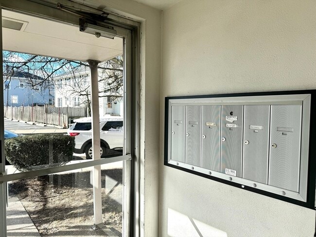 Building Photo - 206 High St