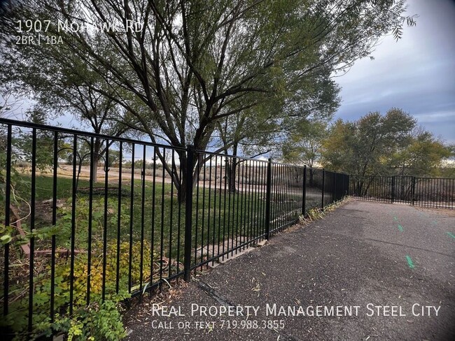 Building Photo - 2 Bedroom Townhome Near CSU Pueblo