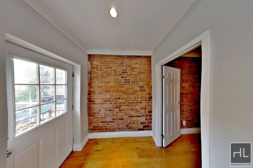 Building Photo - AVENUE B