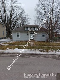 Building Photo - 102 S Pine St